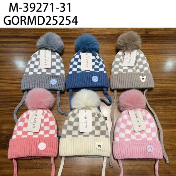 GORRO INFANTIL CON CUADROS Y POMPOM M-39271-31-240